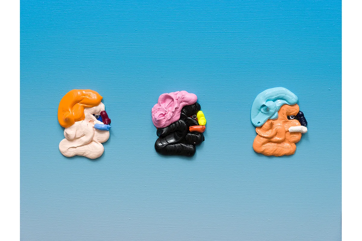 A painting featuring small, and distilled images of faces. The color of the canvas is in a gradient effect